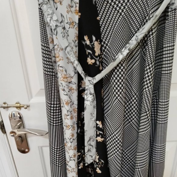 Calvin Klein Size 10 Multiple Patterned Dress - Picture 3 of 4